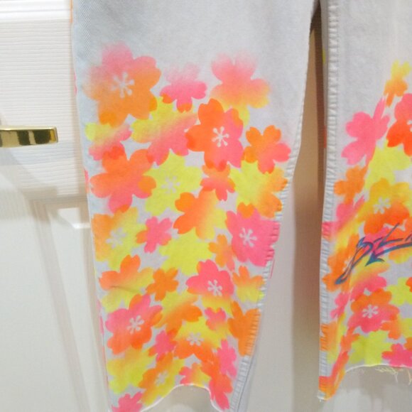 Custom paint job cherry blossom Zara cross over B-Lines woman jeans - Picture 5 of 10